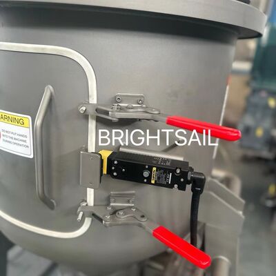 Miscelatore a nastro verticale Miscelatore per polvere sanitario ad alta efficienza Miscelatore per spezie in polvere di mais
